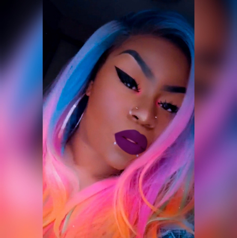 Meet your Posher, Danyelle